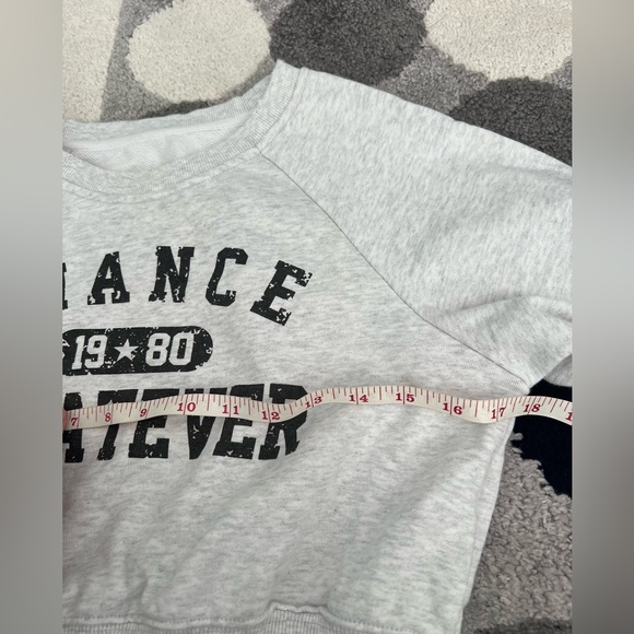 Women‘s cropped Sweatshirt - Picture 3 of 7